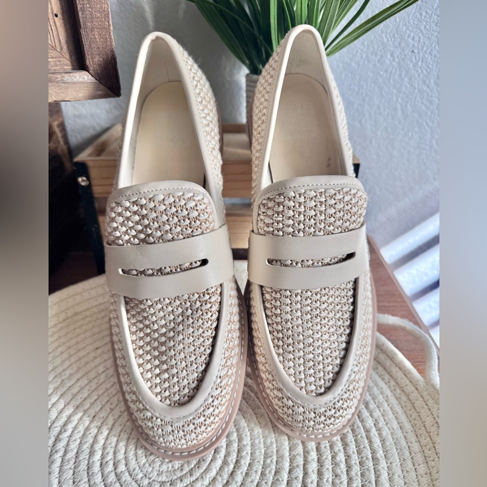 Dolce Vita Raffia loafers vguc